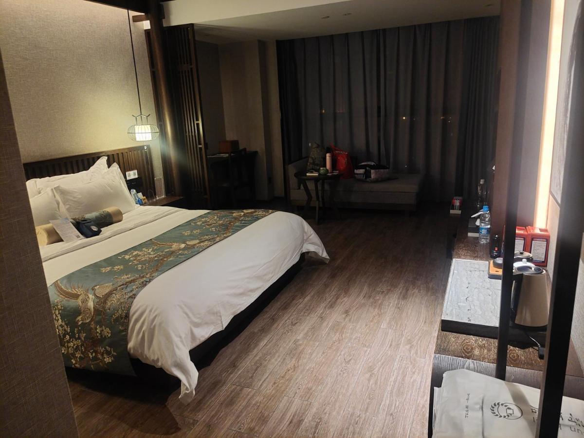 Marbella Express Hotel Manila Exterior photo